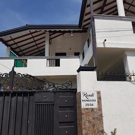 Randi Homestay Negombo Exteriör bild