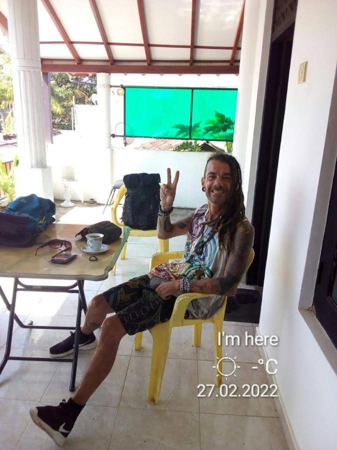 Randi Homestay Negombo Exteriör bild
