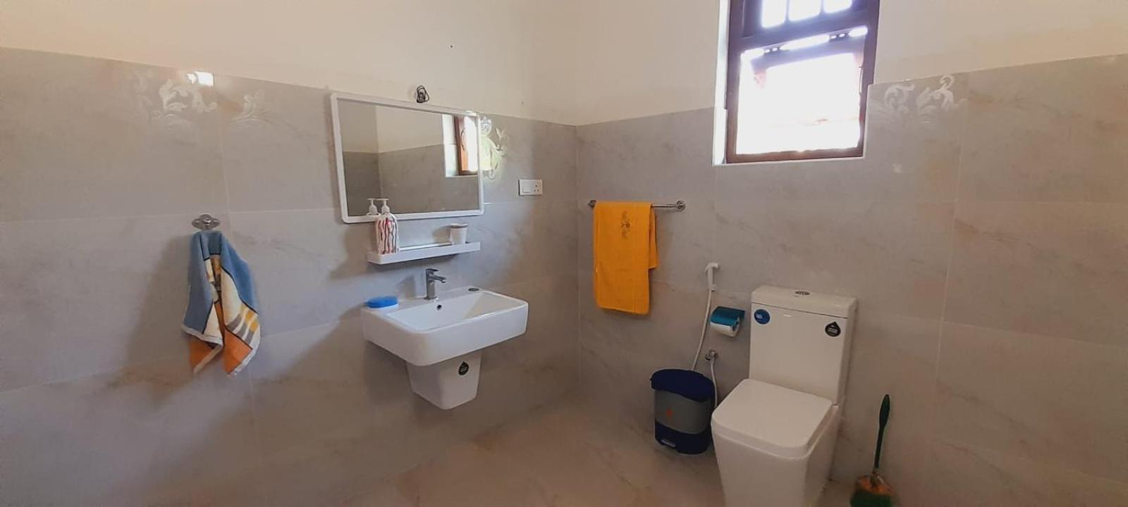 Randi Homestay Negombo Exteriör bild