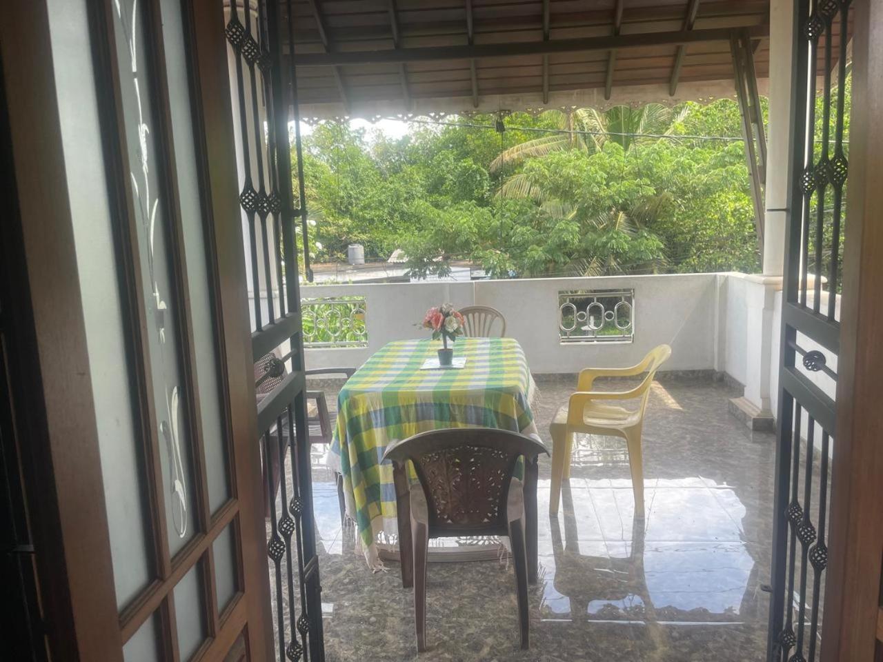 Randi Homestay Negombo Exteriör bild